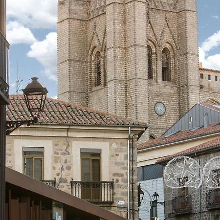 Apartamentos Turisticos Avila La Catedral Exterior foto