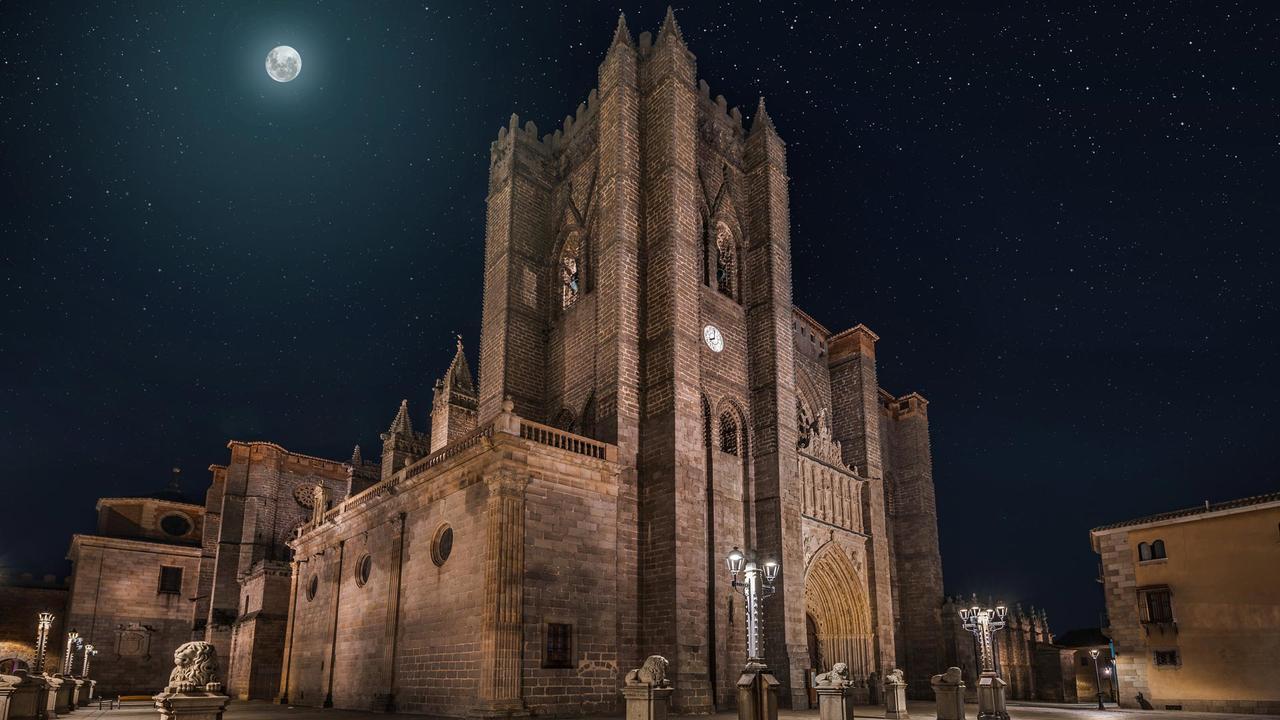 Apartamentos Turisticos Avila La Catedral Exterior foto