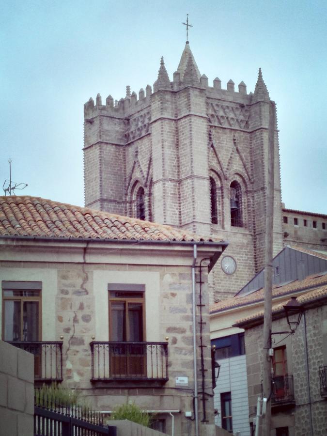 Apartamentos Turisticos Avila La Catedral Exterior foto