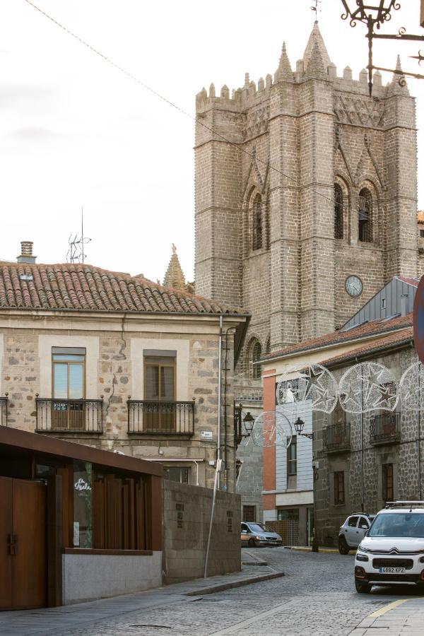 Apartamentos Turisticos Avila La Catedral Exterior foto